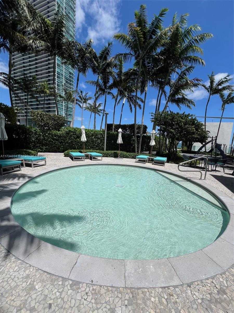 Small Image of 650 NE 32nd St, Miami, FL 33137, USA Number 18