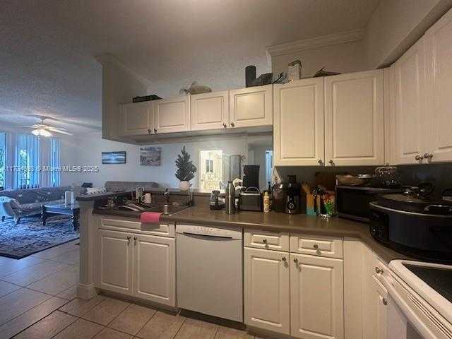 Small Image of Sunny Isles Beach Number 11