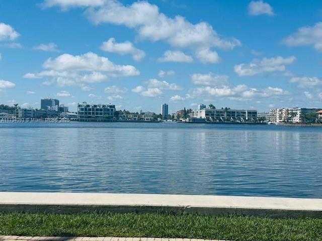 Small Image of Sunny Isles Beach Number 2