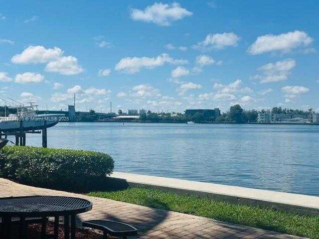 Small Image of Sunny Isles Beach Number 44