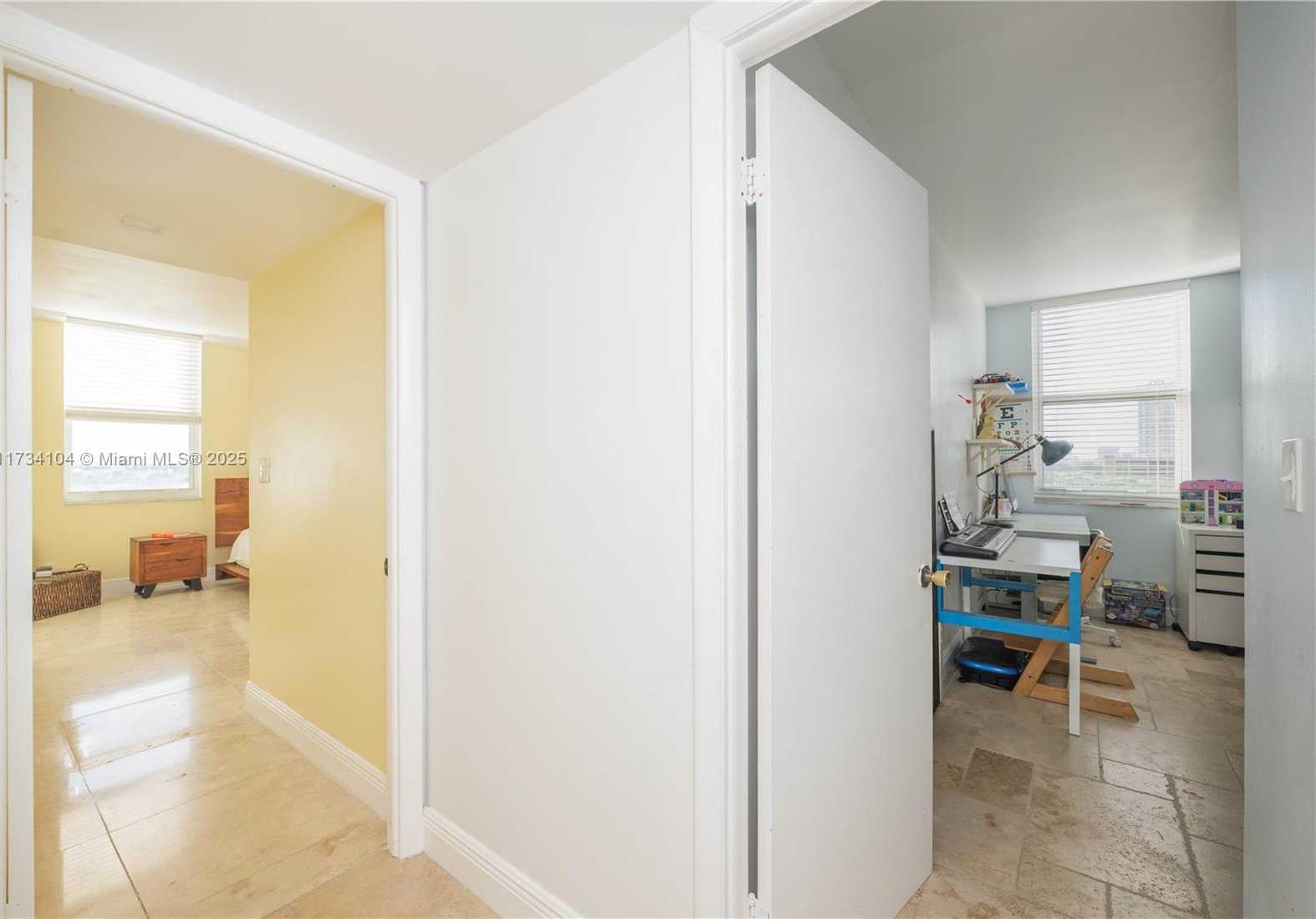 Small Image of 437 GOLDEN ISLES DR #8D, Hallandale Beach Number 21