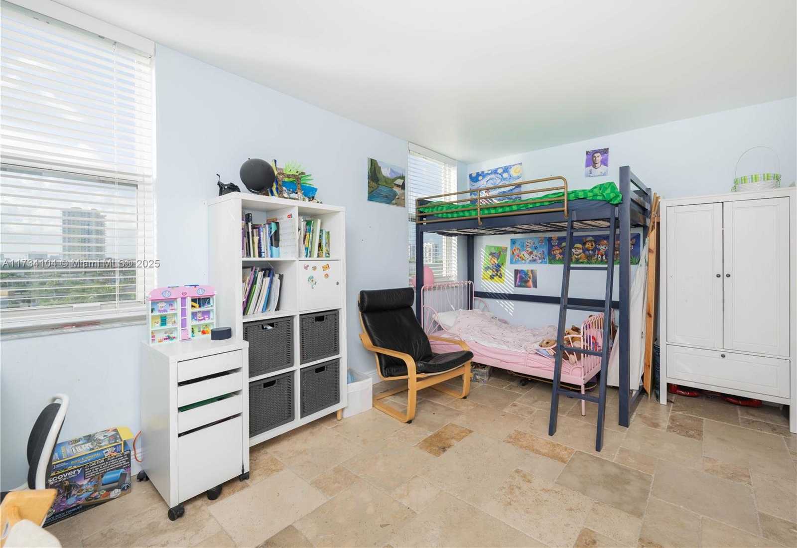 Small Image of 437 GOLDEN ISLES DR #8D, Hallandale Beach Number 22