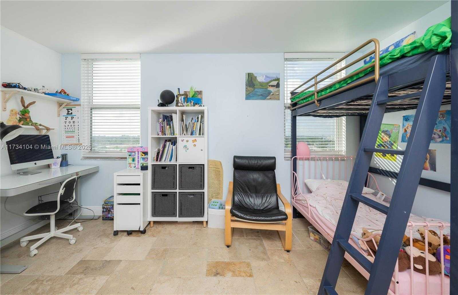 Small Image of 437 GOLDEN ISLES DR #8D, Hallandale Beach Number 23