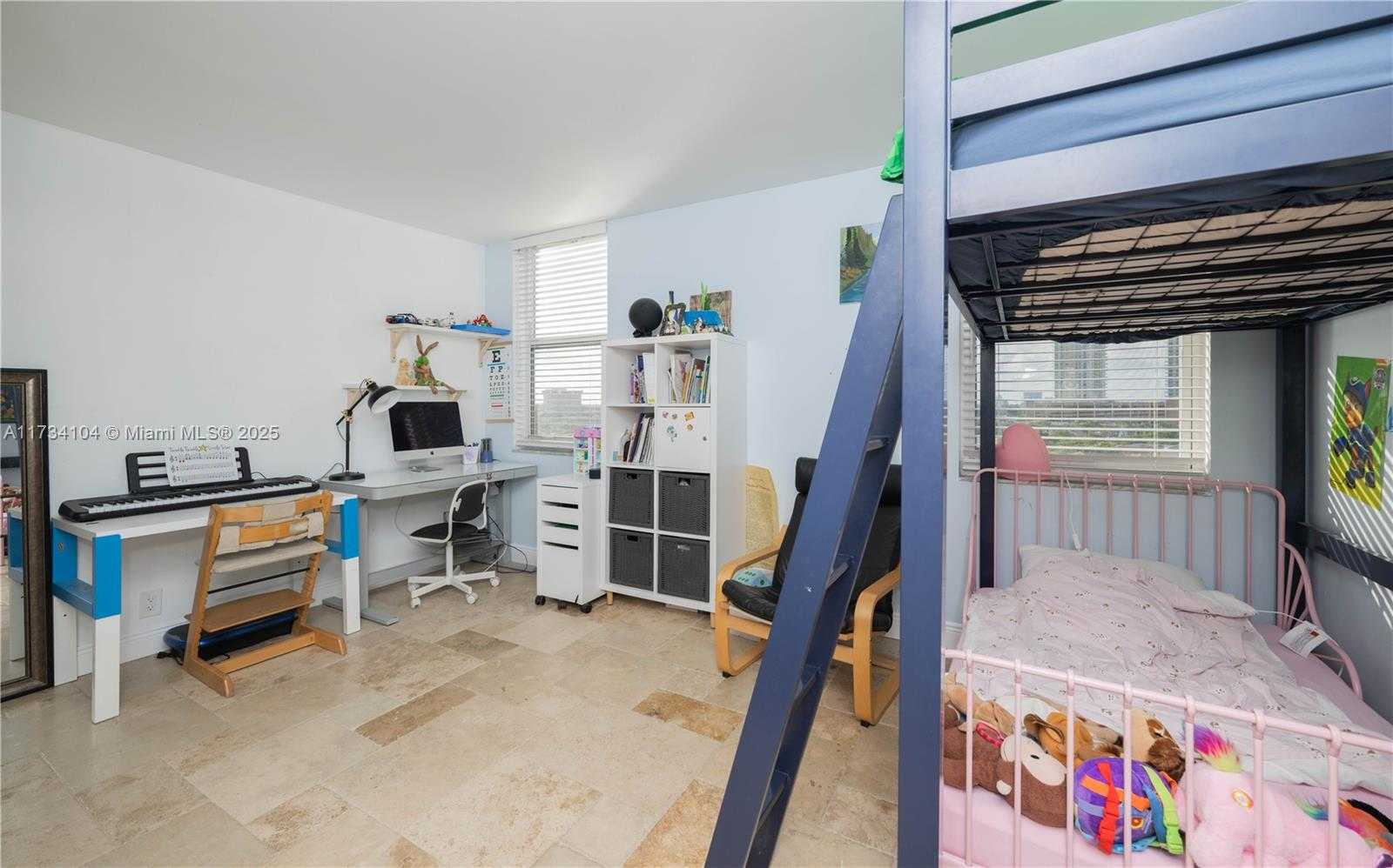Small Image of 437 GOLDEN ISLES DR #8D, Hallandale Beach Number 25