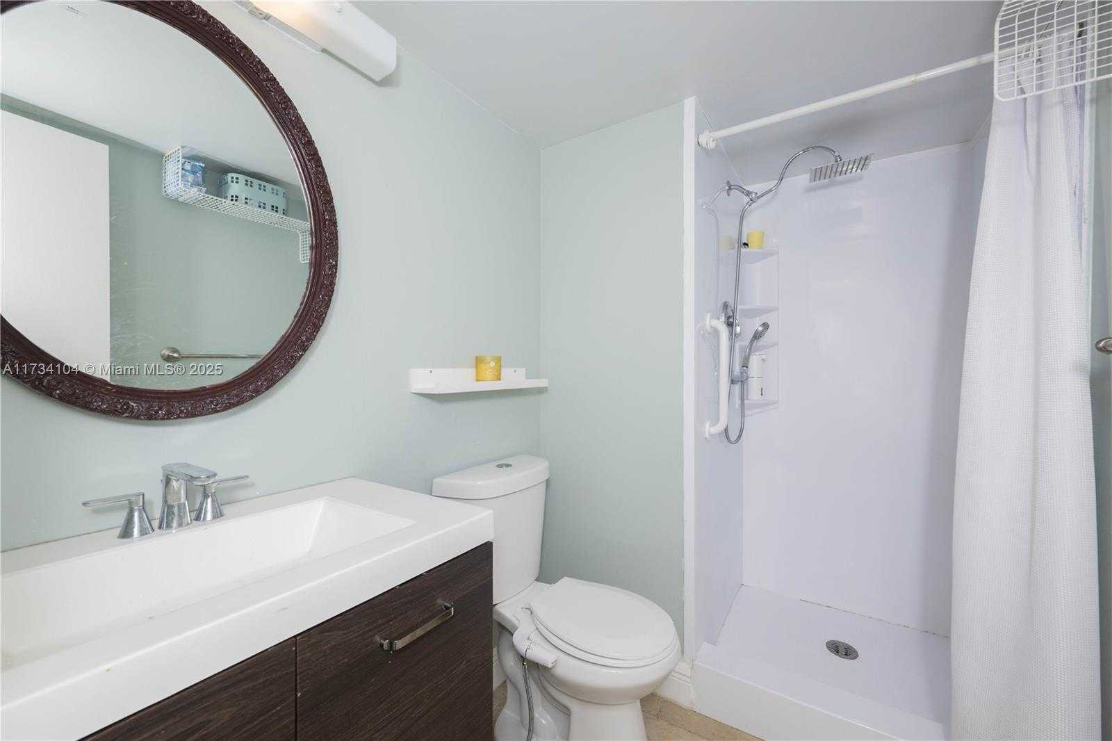 Small Image of 437 GOLDEN ISLES DR #8D, Hallandale Beach Number 26