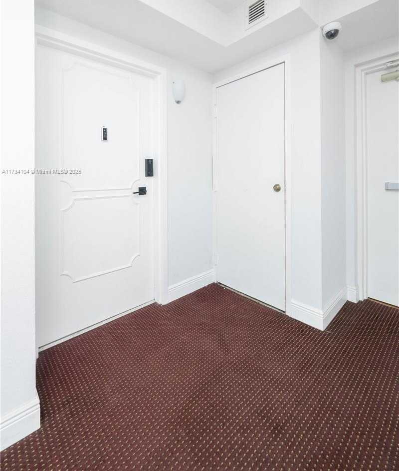 Small Image of 437 GOLDEN ISLES DR #8D, Hallandale Beach Number 33