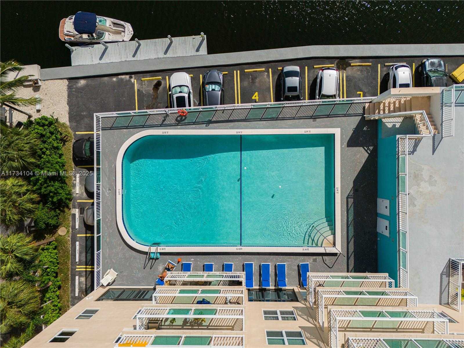 Small Image of 437 GOLDEN ISLES DR #8D, Hallandale Beach Number 42