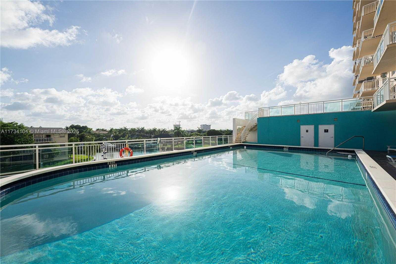 Small Image of 437 GOLDEN ISLES DR #8D, Hallandale Beach Number 44