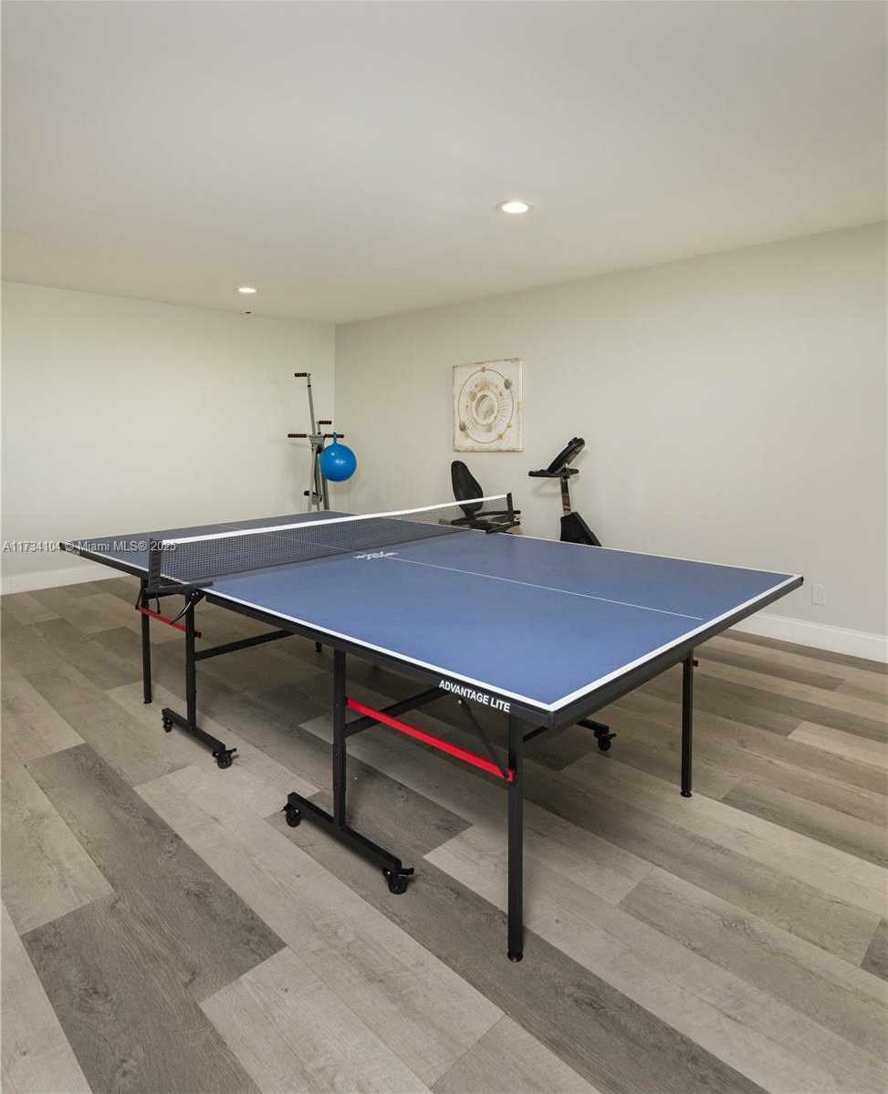 Small Image of 437 GOLDEN ISLES DR #8D, Hallandale Beach Number 48