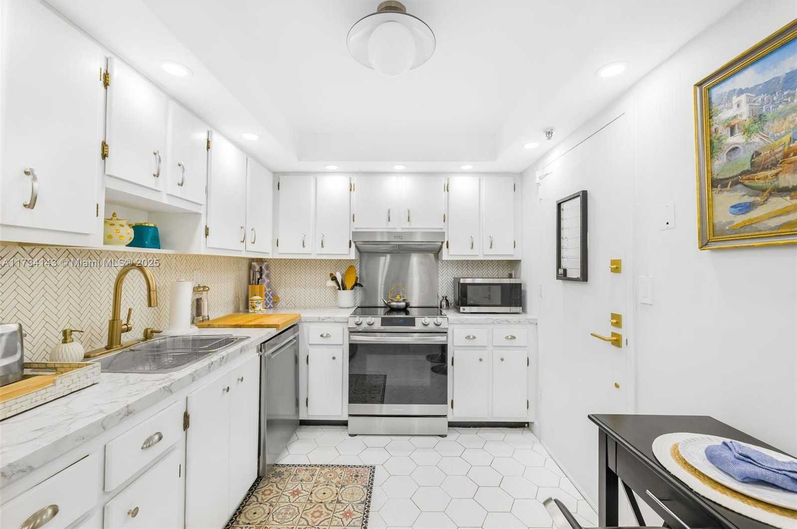 Small Image of 9511 COLLINS AVE #1008, Surfside Number 15