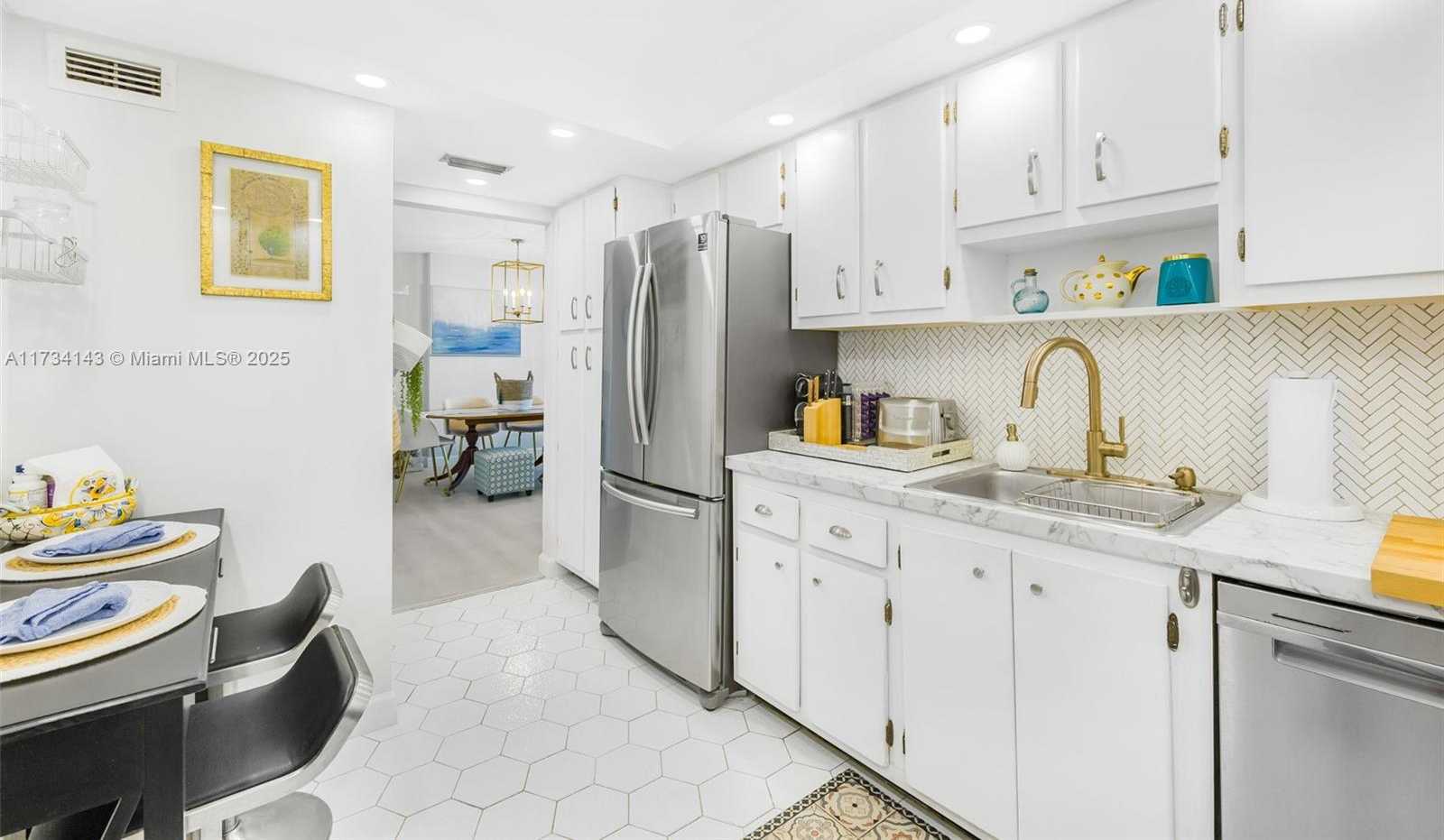 Small Image of 9511 COLLINS AVE #1008, Surfside Number 16