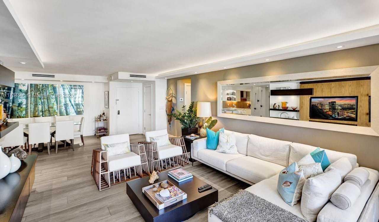 Small Image of 1121 Crandon Blvd, Key Biscayne, FL 33149, USA Number 10