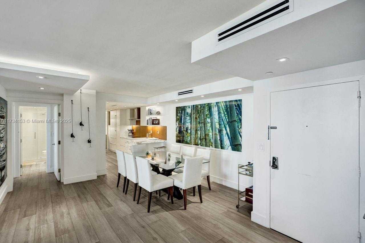 Small Image of 1121 Crandon Blvd, Key Biscayne, FL 33149, USA Number 14