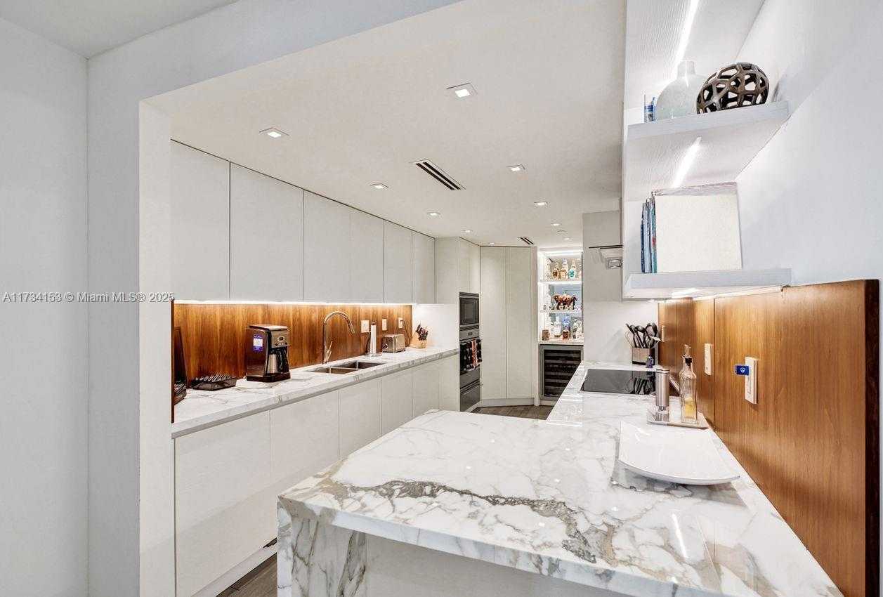 Small Image of 1121 Crandon Blvd, Key Biscayne, FL 33149, USA Number 18