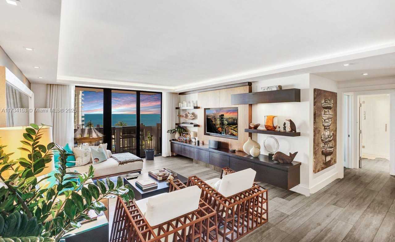 Small Image of 1121 Crandon Blvd, Key Biscayne, FL 33149, USA Number 2