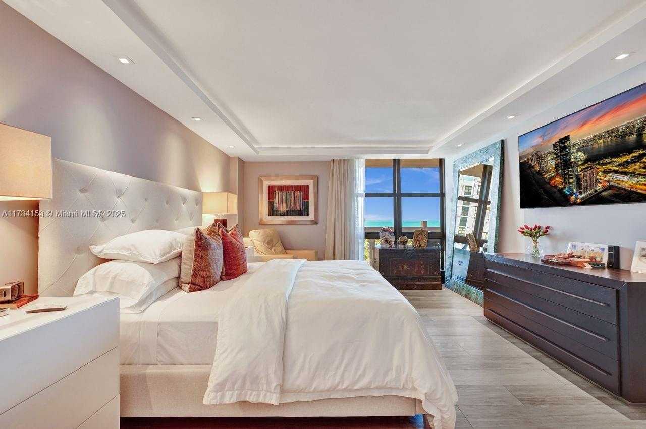 Small Image of 1121 Crandon Blvd, Key Biscayne, FL 33149, USA Number 20