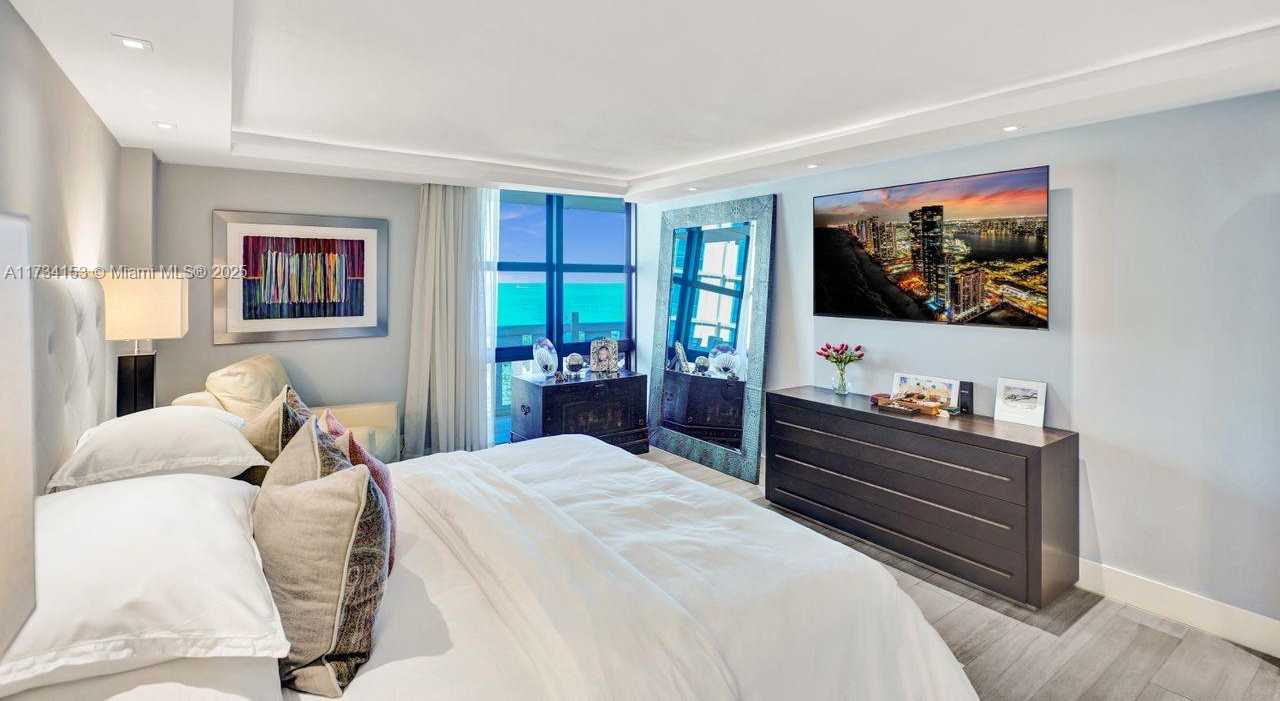 Small Image of 1121 Crandon Blvd, Key Biscayne, FL 33149, USA Number 22