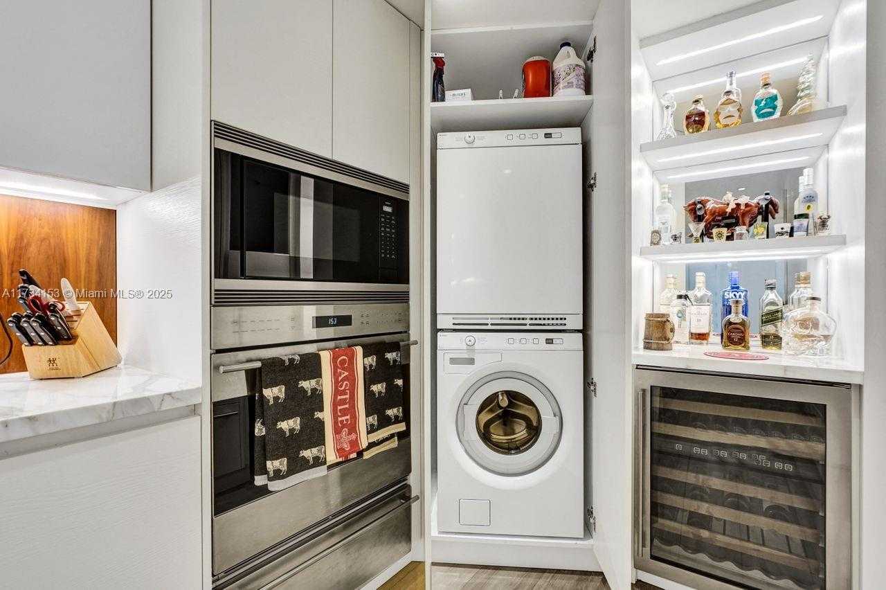 Small Image of 1121 Crandon Blvd, Key Biscayne, FL 33149, USA Number 32