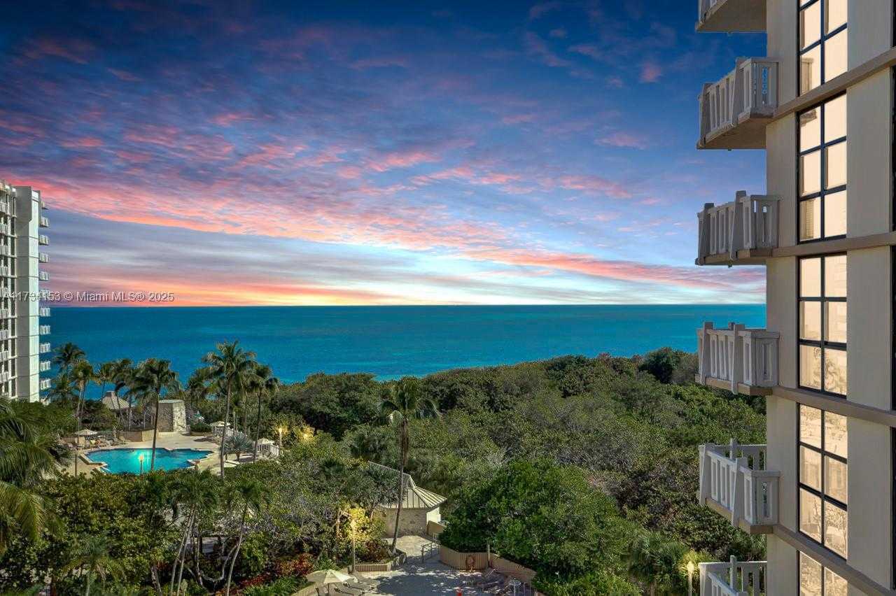 Small Image of 1121 Crandon Blvd, Key Biscayne, FL 33149, USA Number 4