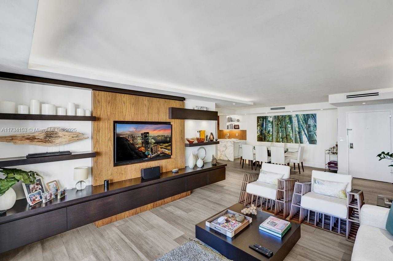 Small Image of 1121 Crandon Blvd, Key Biscayne, FL 33149, USA Number 8