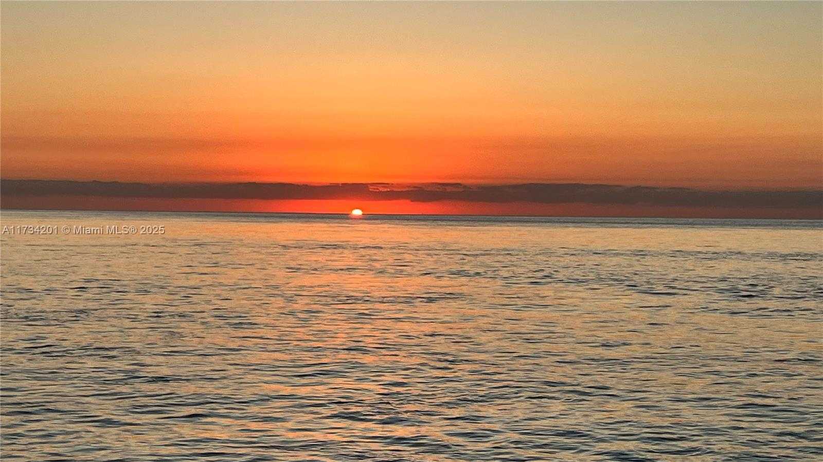 Small Image of 2201 COLLINS AVE #1102, Miami Beach Number 3