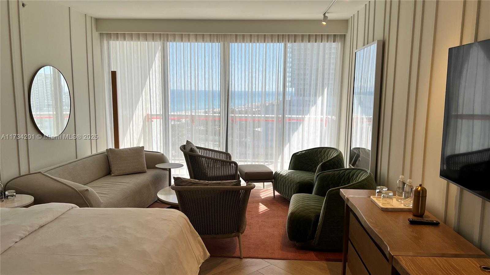 Small Image of 2201 COLLINS AVE #1102, Miami Beach Number 4