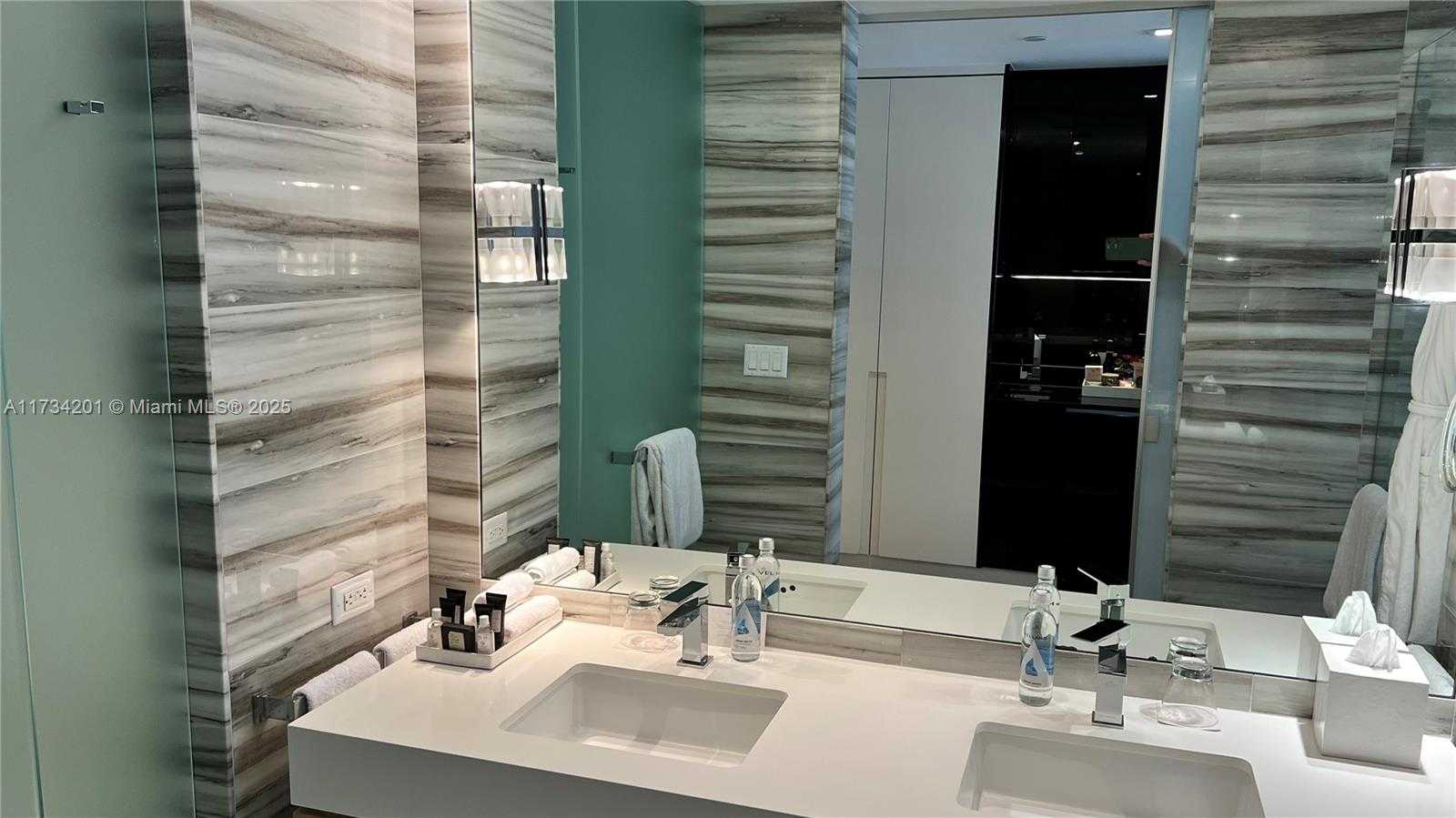 Small Image of 2201 COLLINS AVE #1102, Miami Beach Number 8