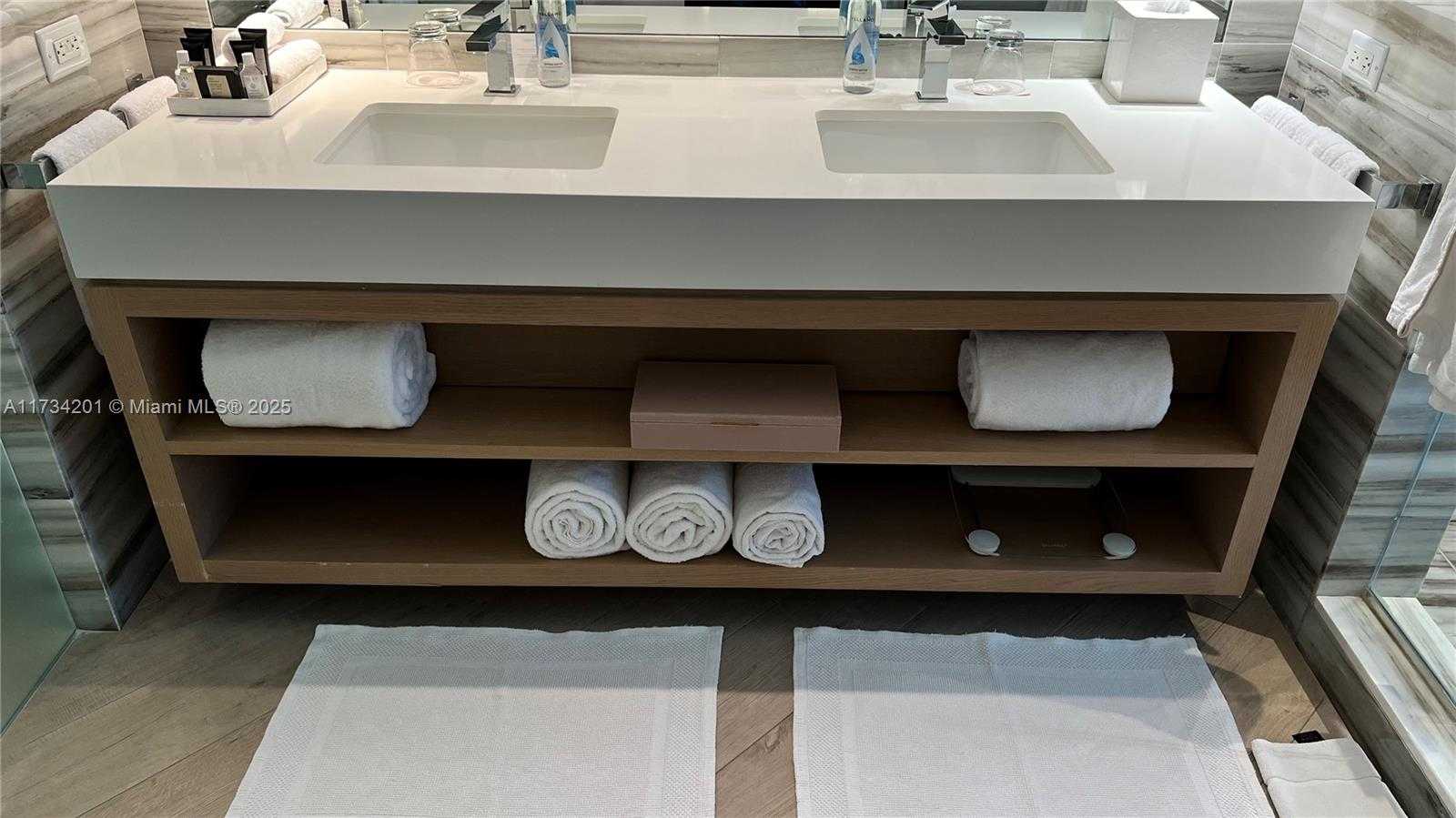 Small Image of 2201 COLLINS AVE #1102, Miami Beach Number 9