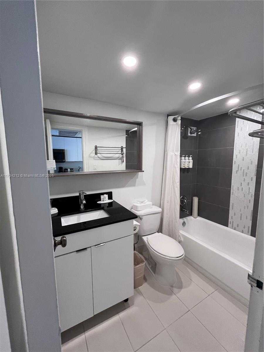 Small Image of 19201 COLLINS AVE #1126, Sunny Isles Beach Number 16