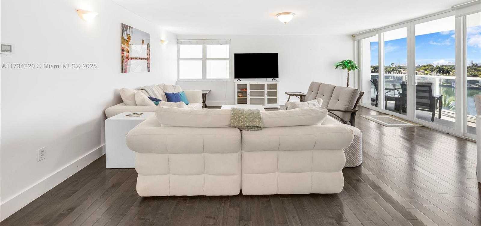 Small Image of 5750 COLLINS AVE #5B, Miami Beach Number 10