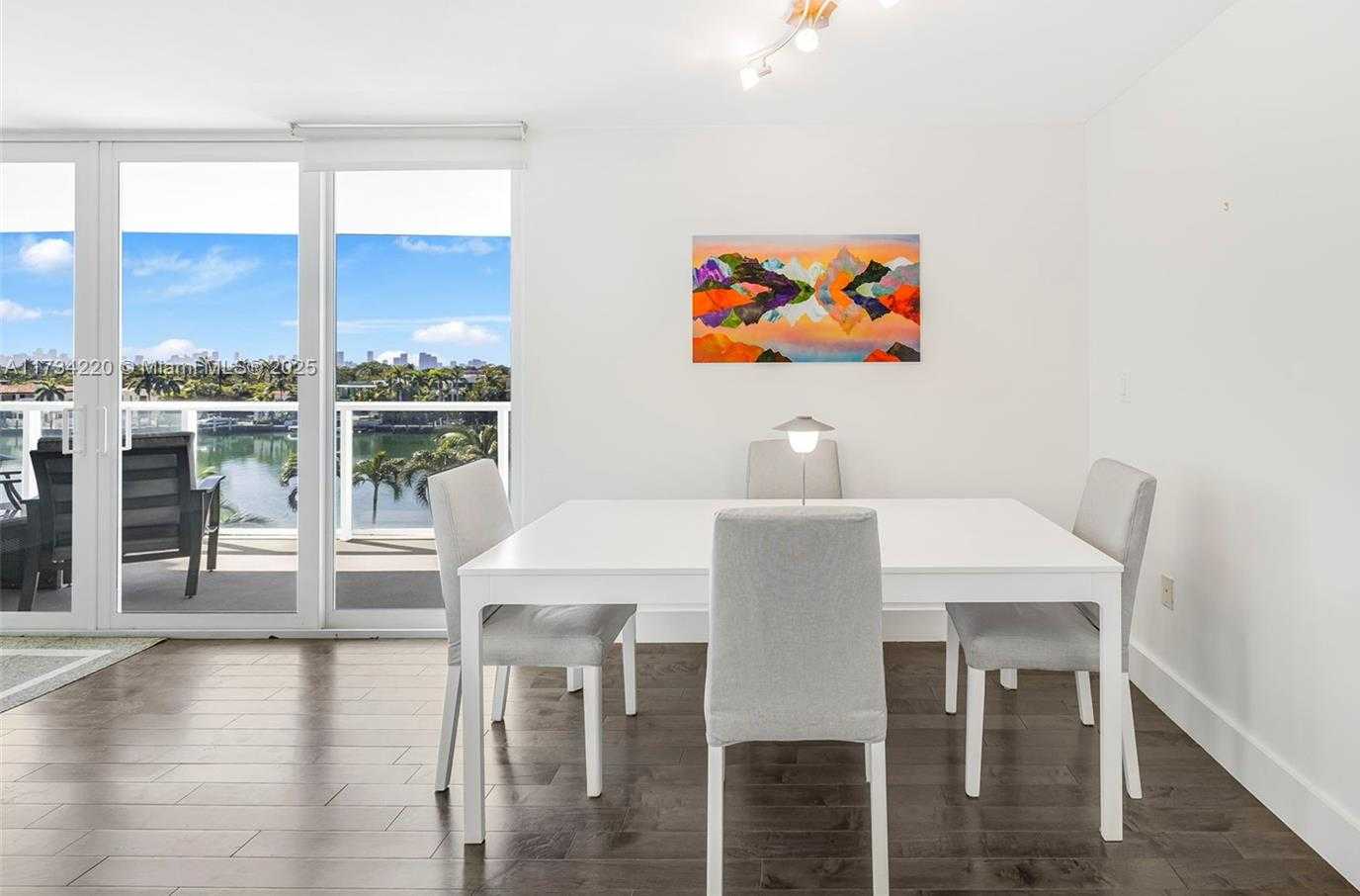 Small Image of 5750 COLLINS AVE #5B, Miami Beach Number 14