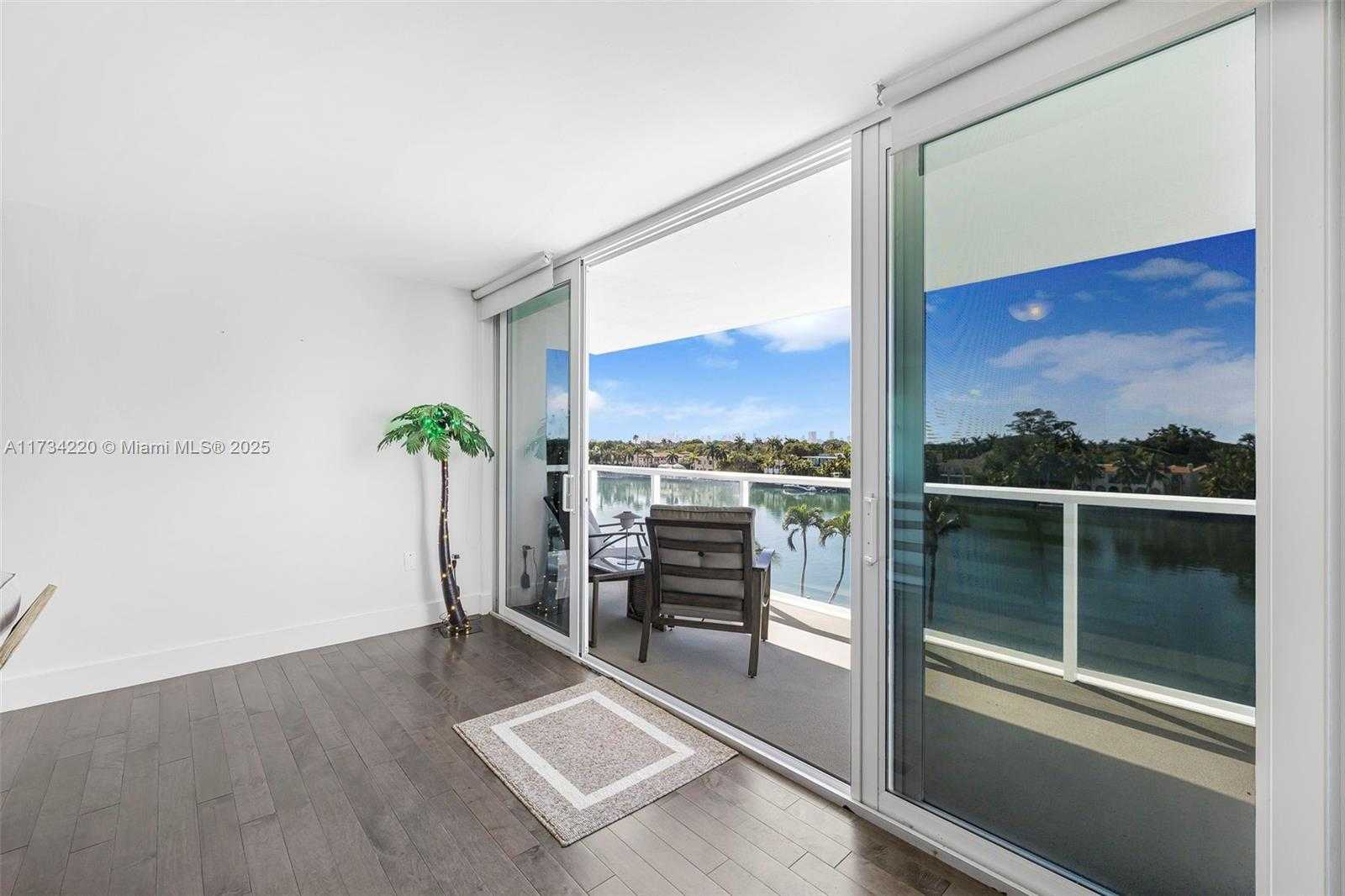 Small Image of 5750 COLLINS AVE #5B, Miami Beach Number 15