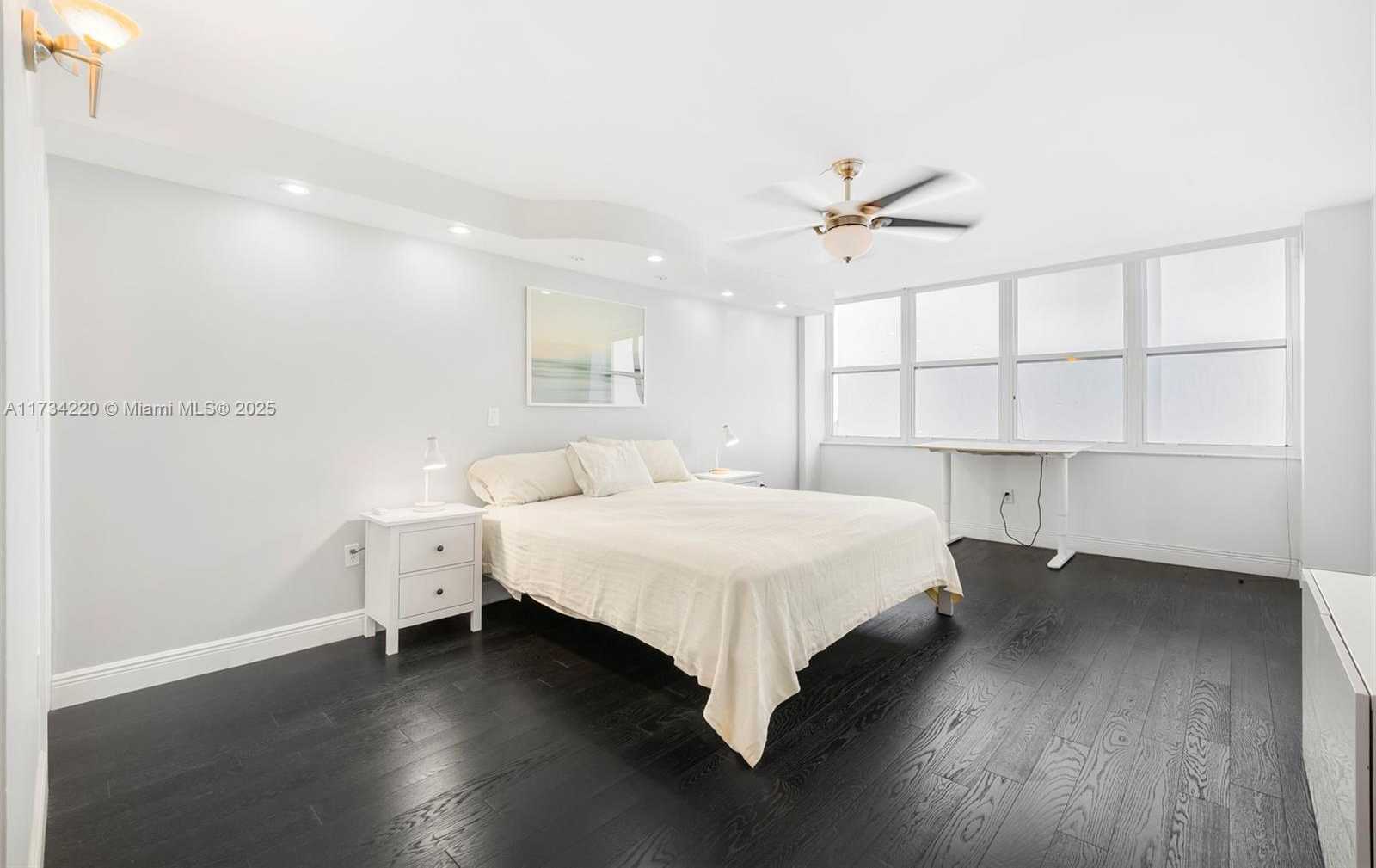 Small Image of 5750 COLLINS AVE #5B, Miami Beach Number 18