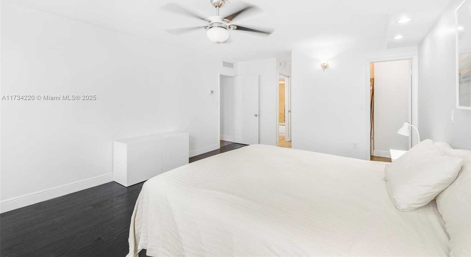 Small Image of 5750 COLLINS AVE #5B, Miami Beach Number 20
