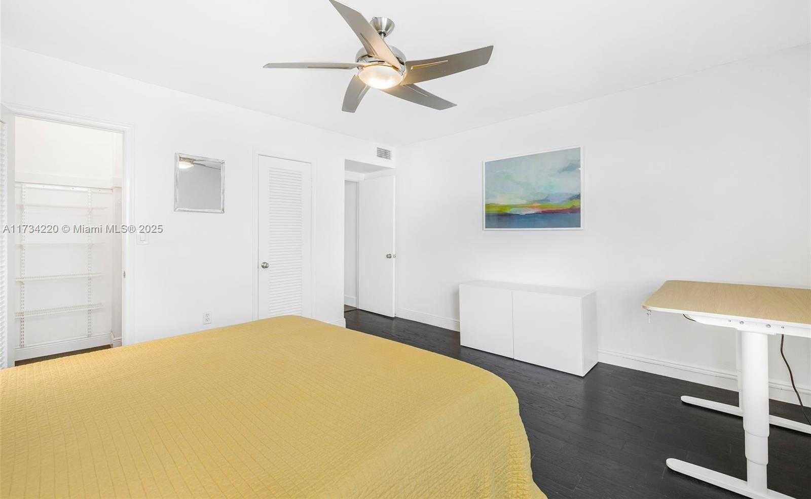 Small Image of 5750 COLLINS AVE #5B, Miami Beach Number 27