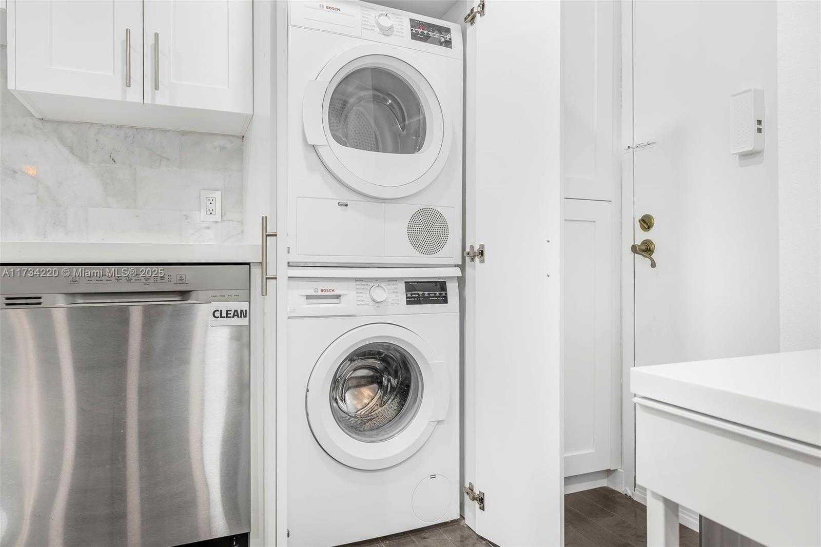 Small Image of 5750 COLLINS AVE #5B, Miami Beach Number 31