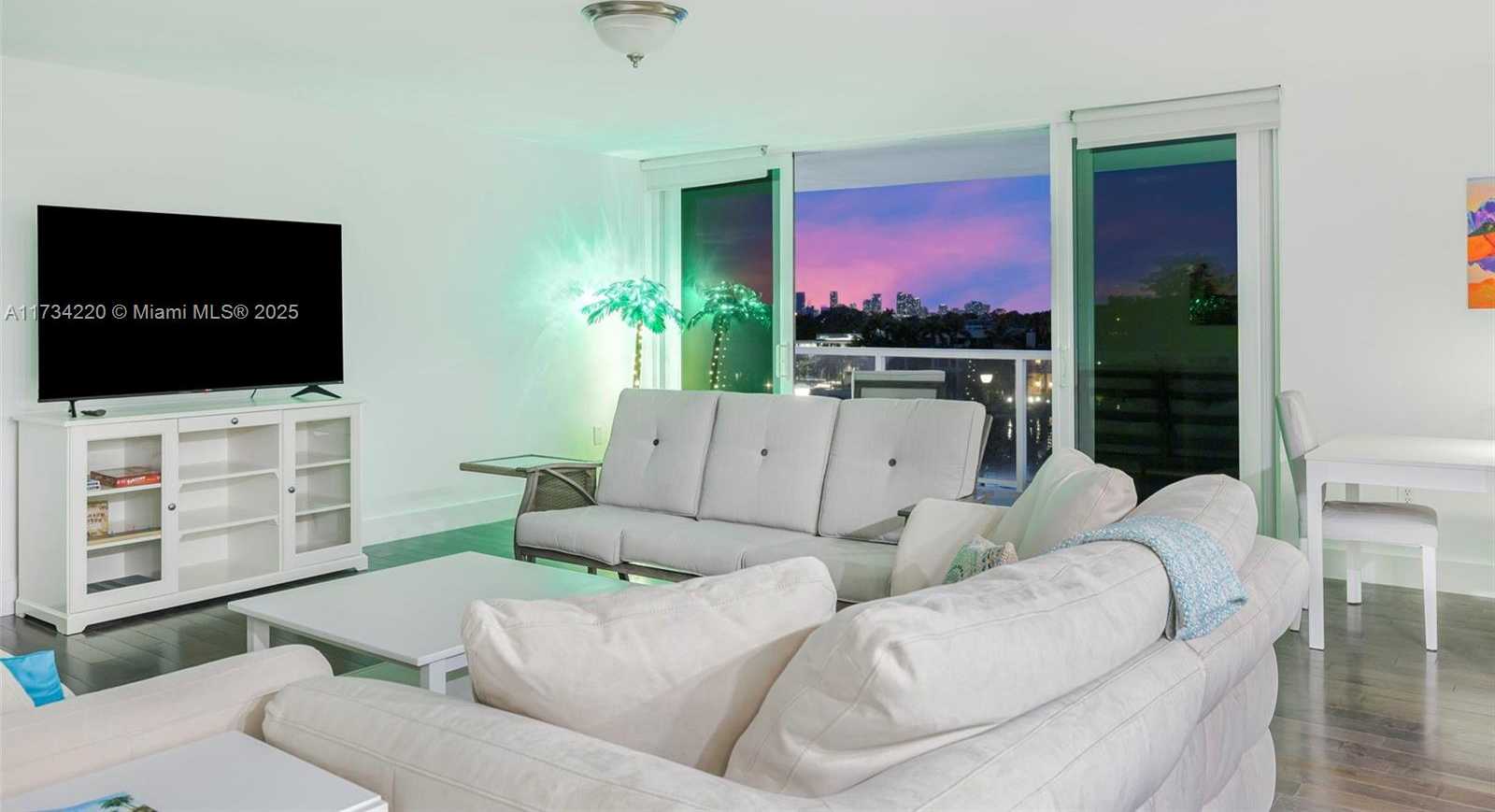 Small Image of 5750 COLLINS AVE #5B, Miami Beach Number 42