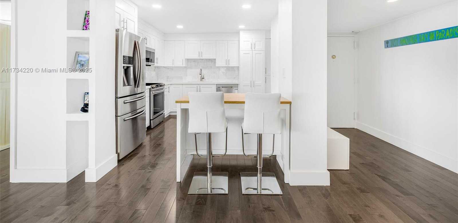 Small Image of 5750 COLLINS AVE #5B, Miami Beach Number 6