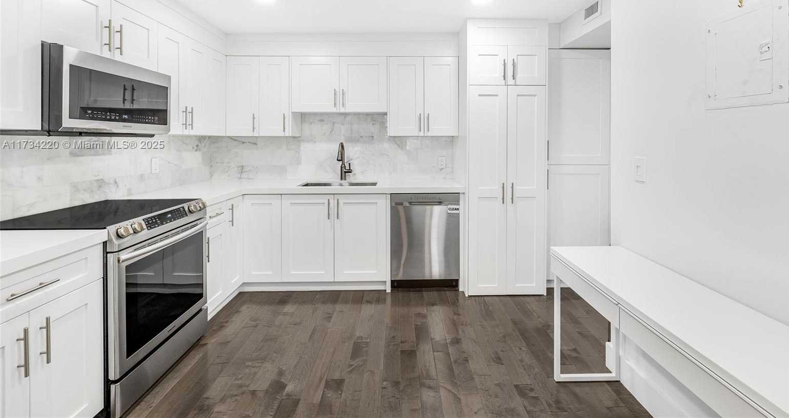 Small Image of 5750 COLLINS AVE #5B, Miami Beach Number 7