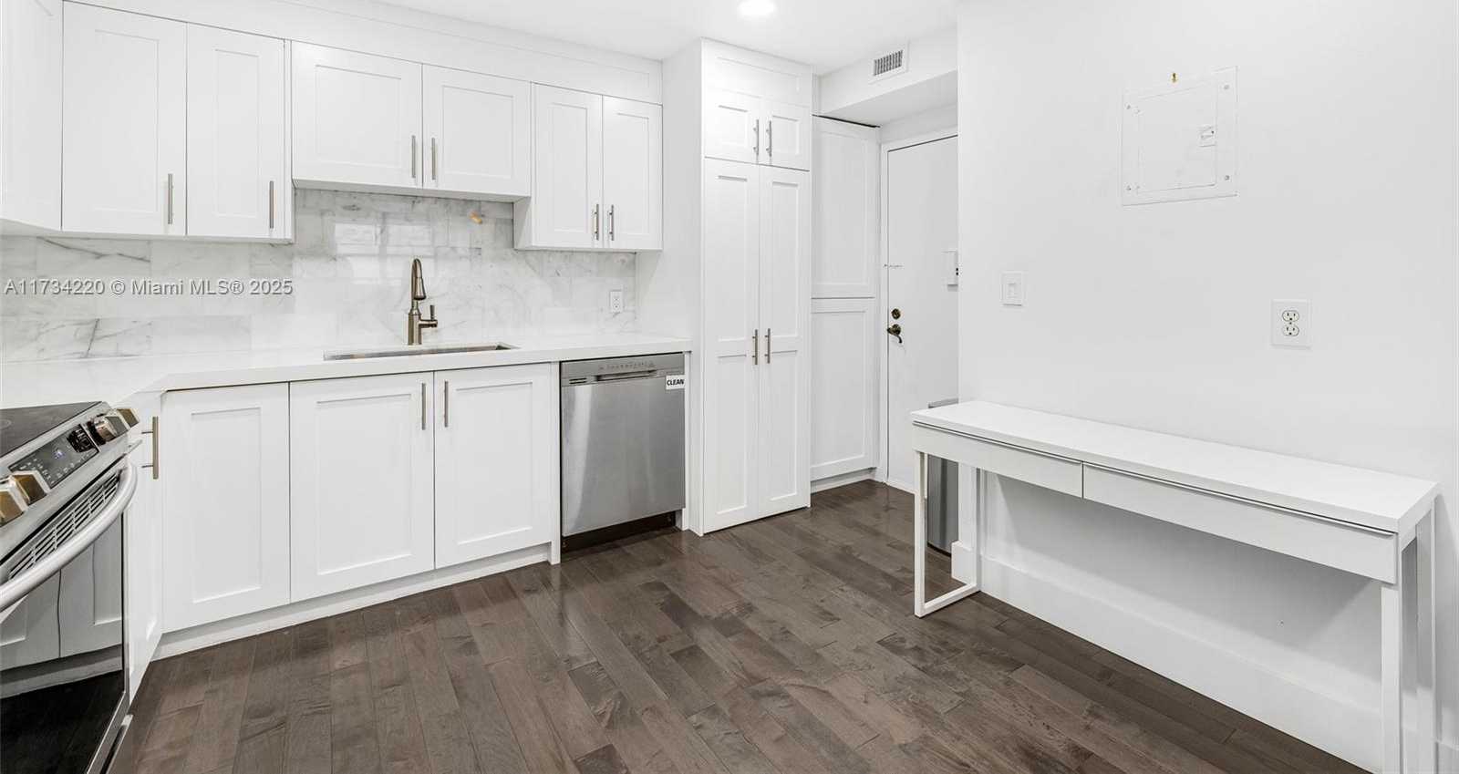 Small Image of 5750 COLLINS AVE #5B, Miami Beach Number 8