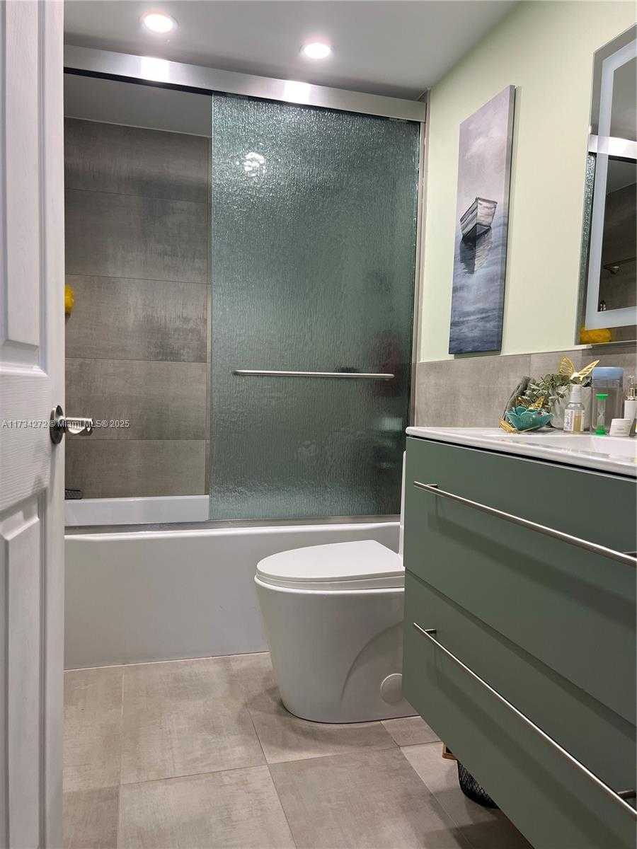 Small Image of 600 THREE ISLANDS BLVD #504, Hallandale Beach Number 11