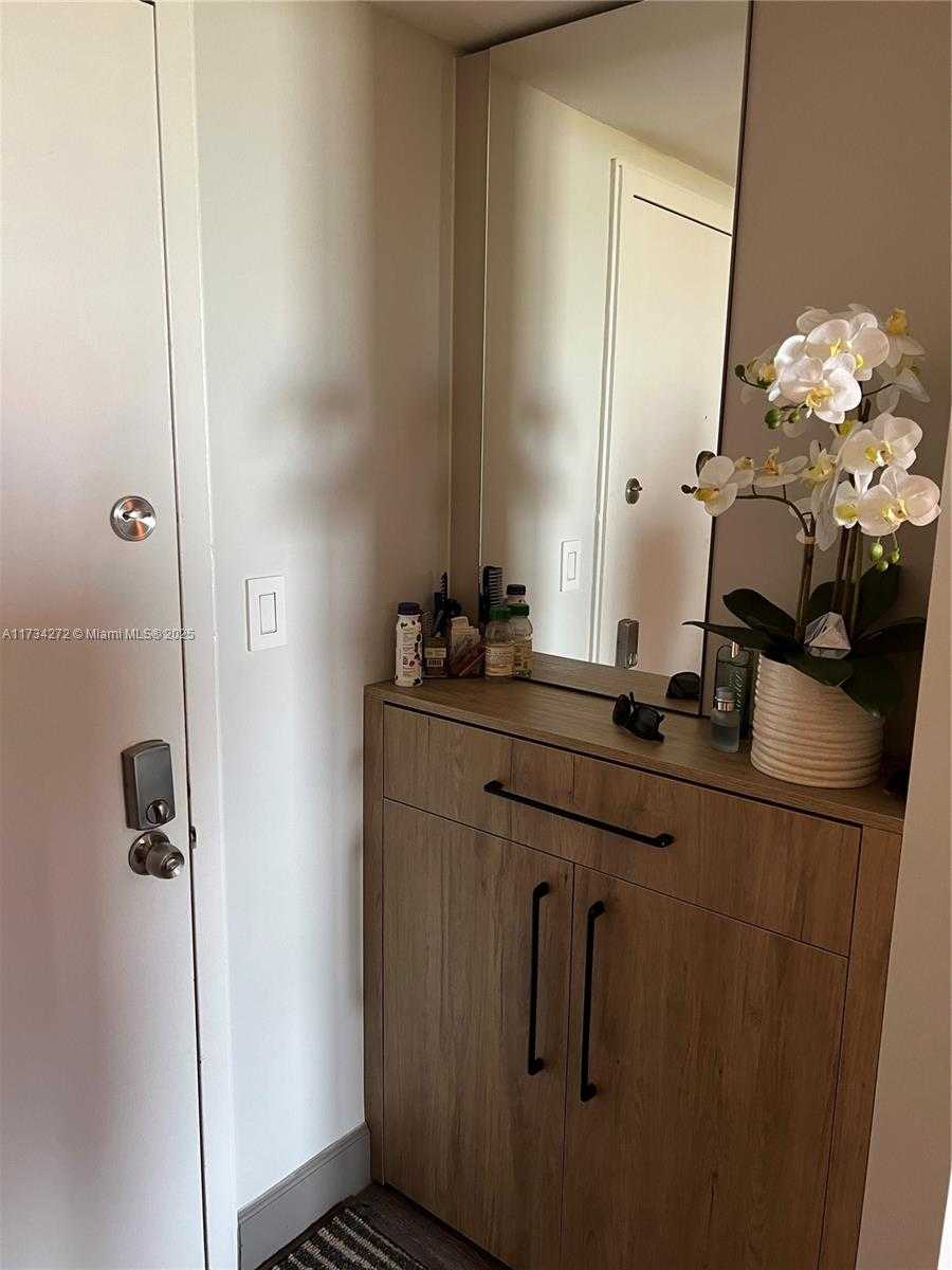 Small Image of 600 THREE ISLANDS BLVD #504, Hallandale Beach Number 18