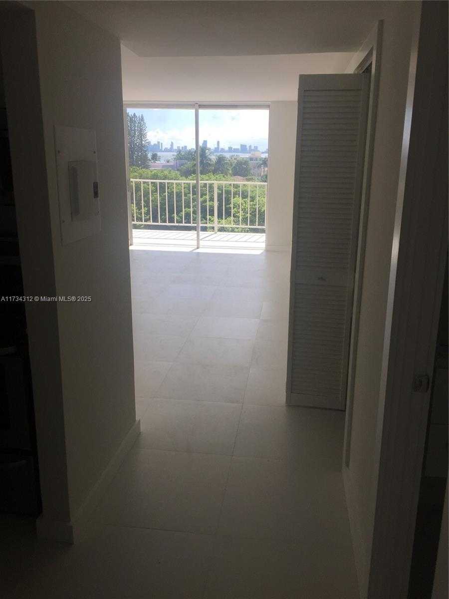 Small Image of 6900 BAY DR #5A, Miami Beach Number 10