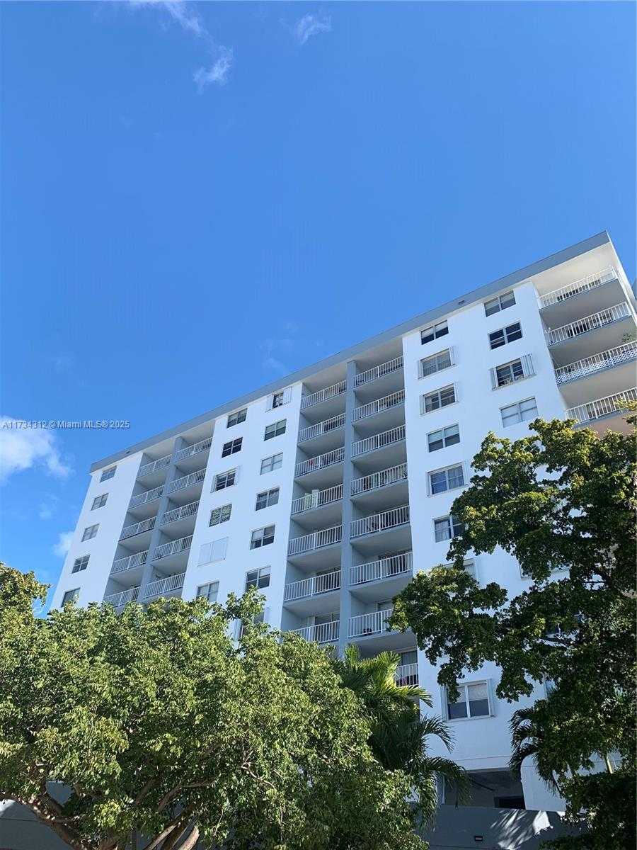 Small Image of 6900 BAY DR #5A, Miami Beach Number 13