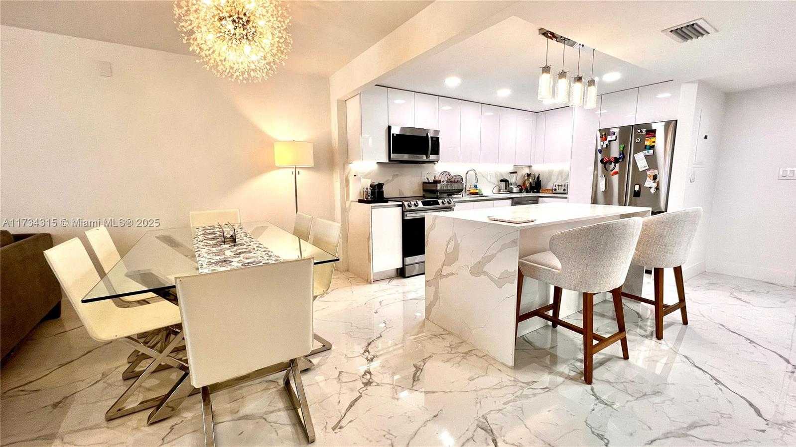 Small Image of 6039 COLLINS AVE #1210, Miami Beach Number 10