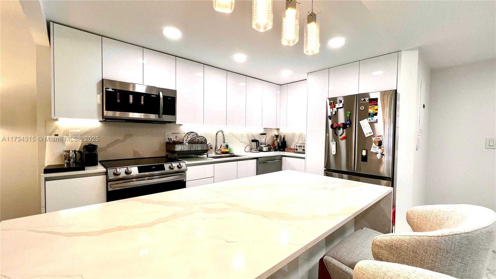 Small Image of 6039 COLLINS AVE #1210, Miami Beach Number 11