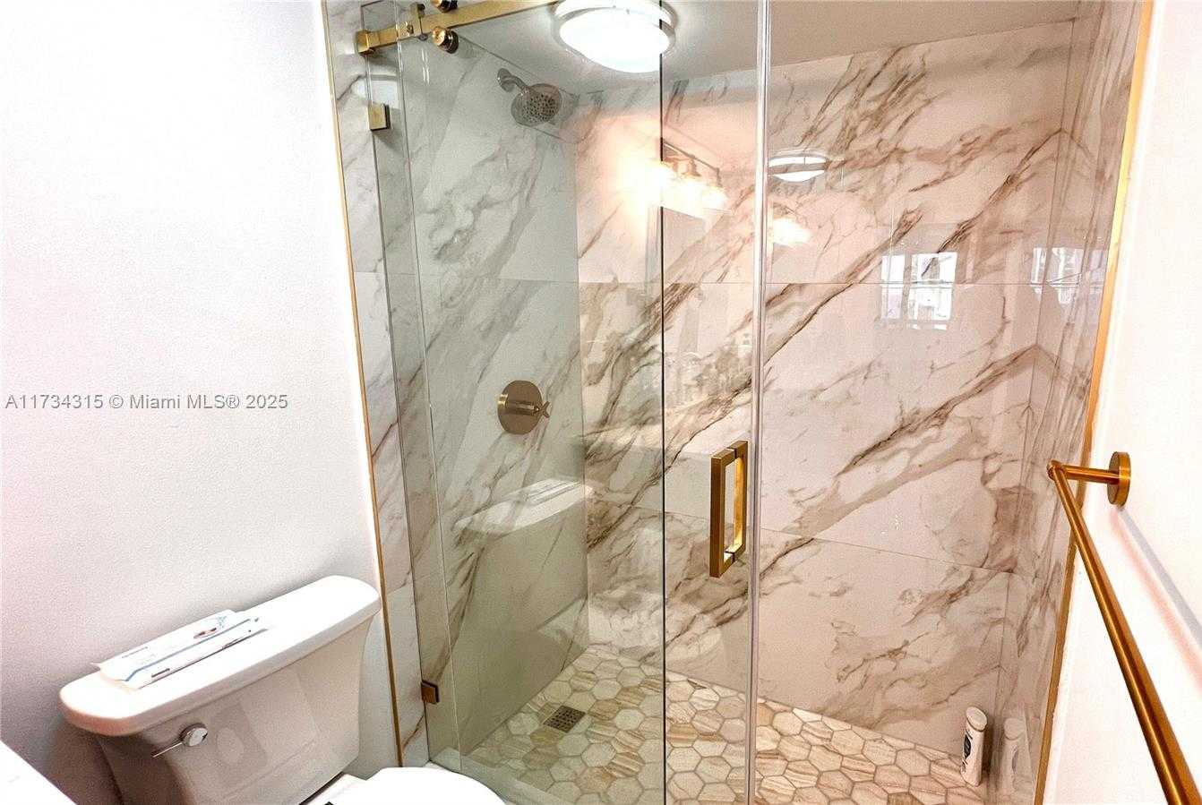 Small Image of 6039 COLLINS AVE #1210, Miami Beach Number 17