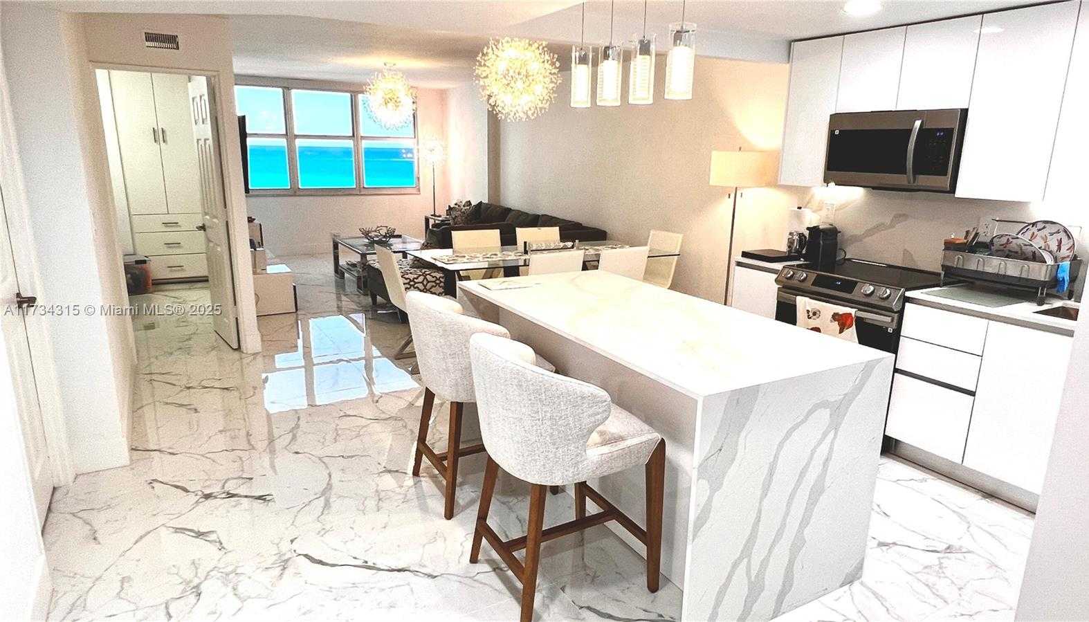 Small Image of 6039 COLLINS AVE #1210, Miami Beach Number 2