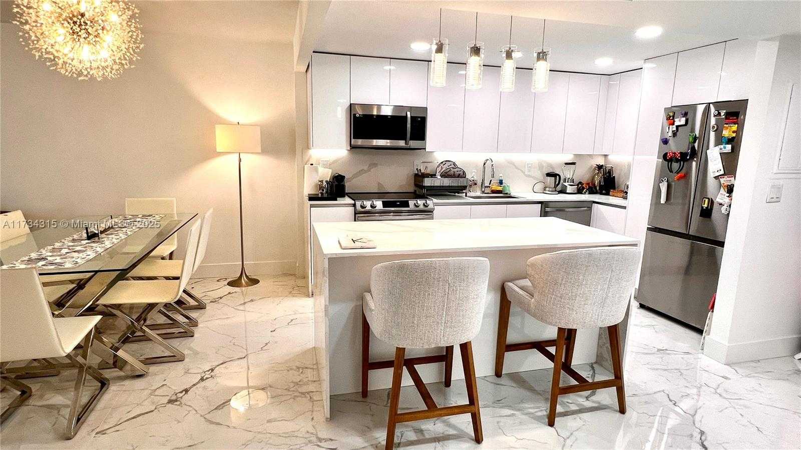 Small Image of 6039 COLLINS AVE #1210, Miami Beach Number 9