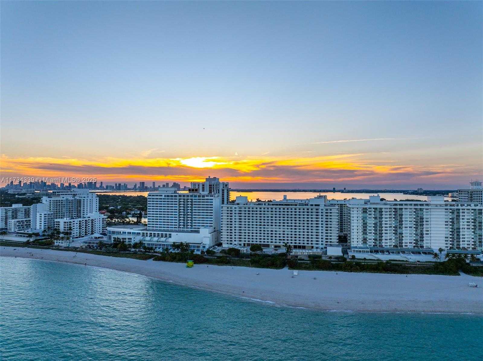 Small Image of 5555 COLLINS AVE #15Z, Miami Beach Number 2